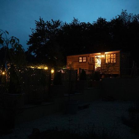 Luxury, Rural Shepherds Hut With Hot Tub Nr Bath Bristol Zewnętrze zdjęcie