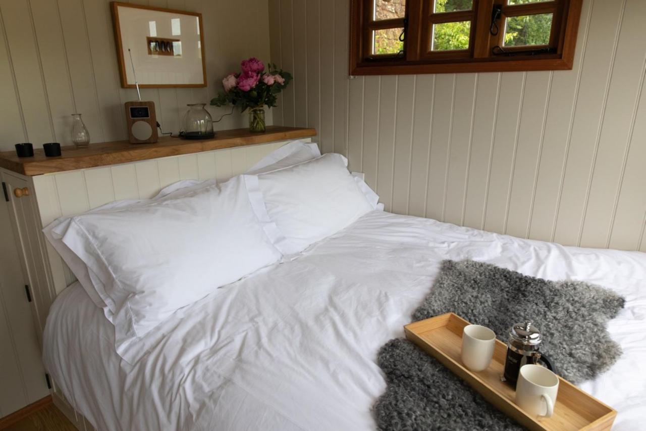 Luxury, Rural Shepherds Hut With Hot Tub Nr Bath Bristol Zewnętrze zdjęcie