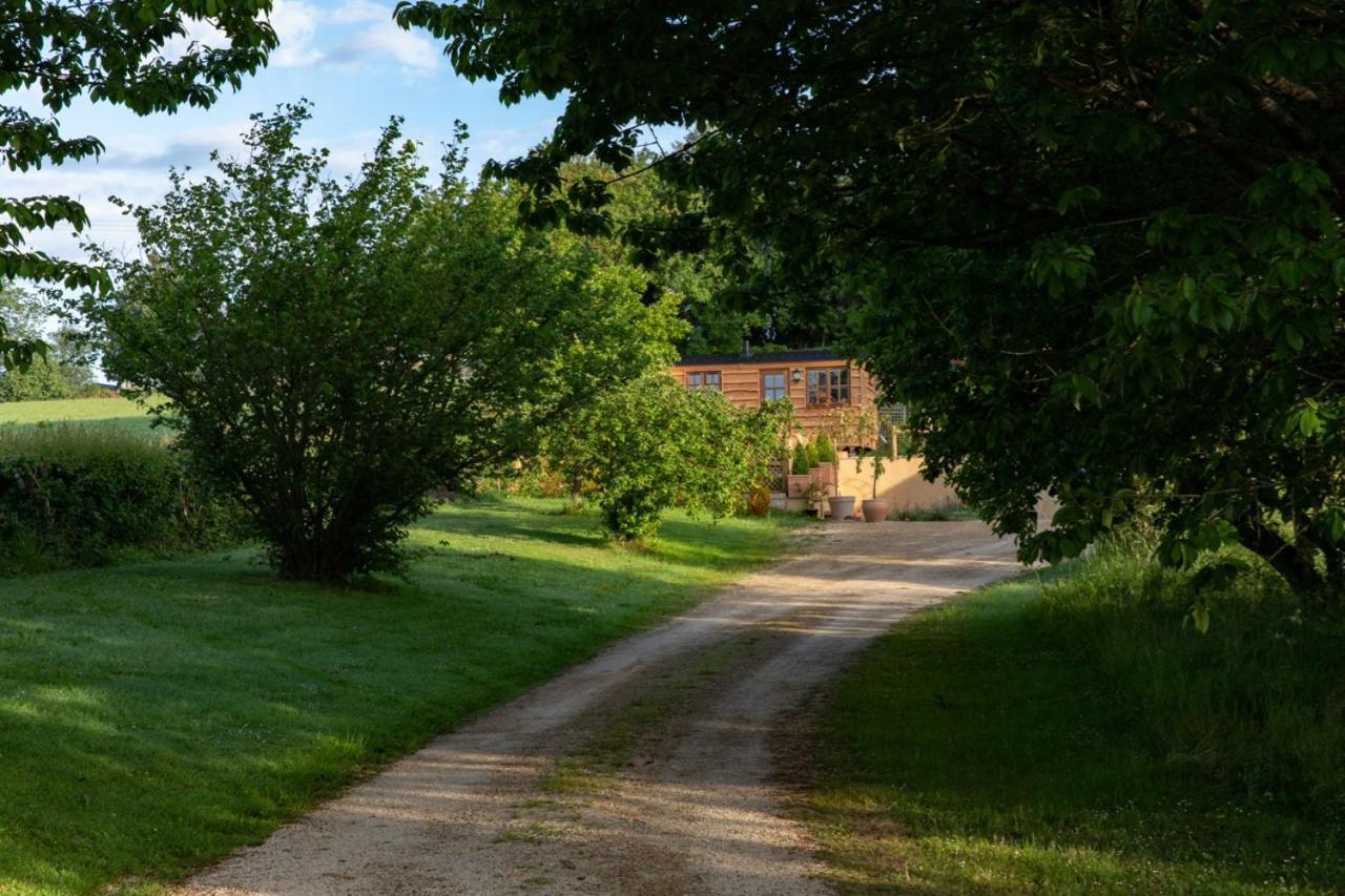 Luxury, Rural Shepherds Hut With Hot Tub Nr Bath Bristol Zewnętrze zdjęcie
