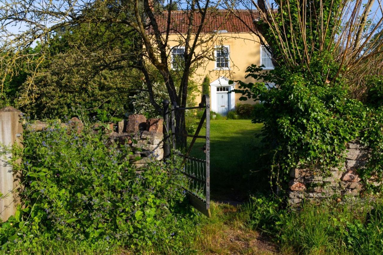 Luxury, Rural Shepherds Hut With Hot Tub Nr Bath Bristol Zewnętrze zdjęcie